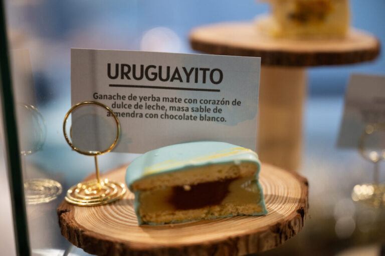Feria Internacional del Alfajor, en el Salón de Eventos del LATU. Foto: Santiago Mazzarovich / adhocFOTOS